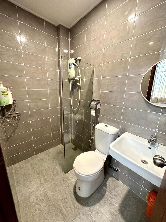 Springfield 3-Storey Cheerful Townhouse #Yoyo Homestay Сандакан Екстер'єр фото