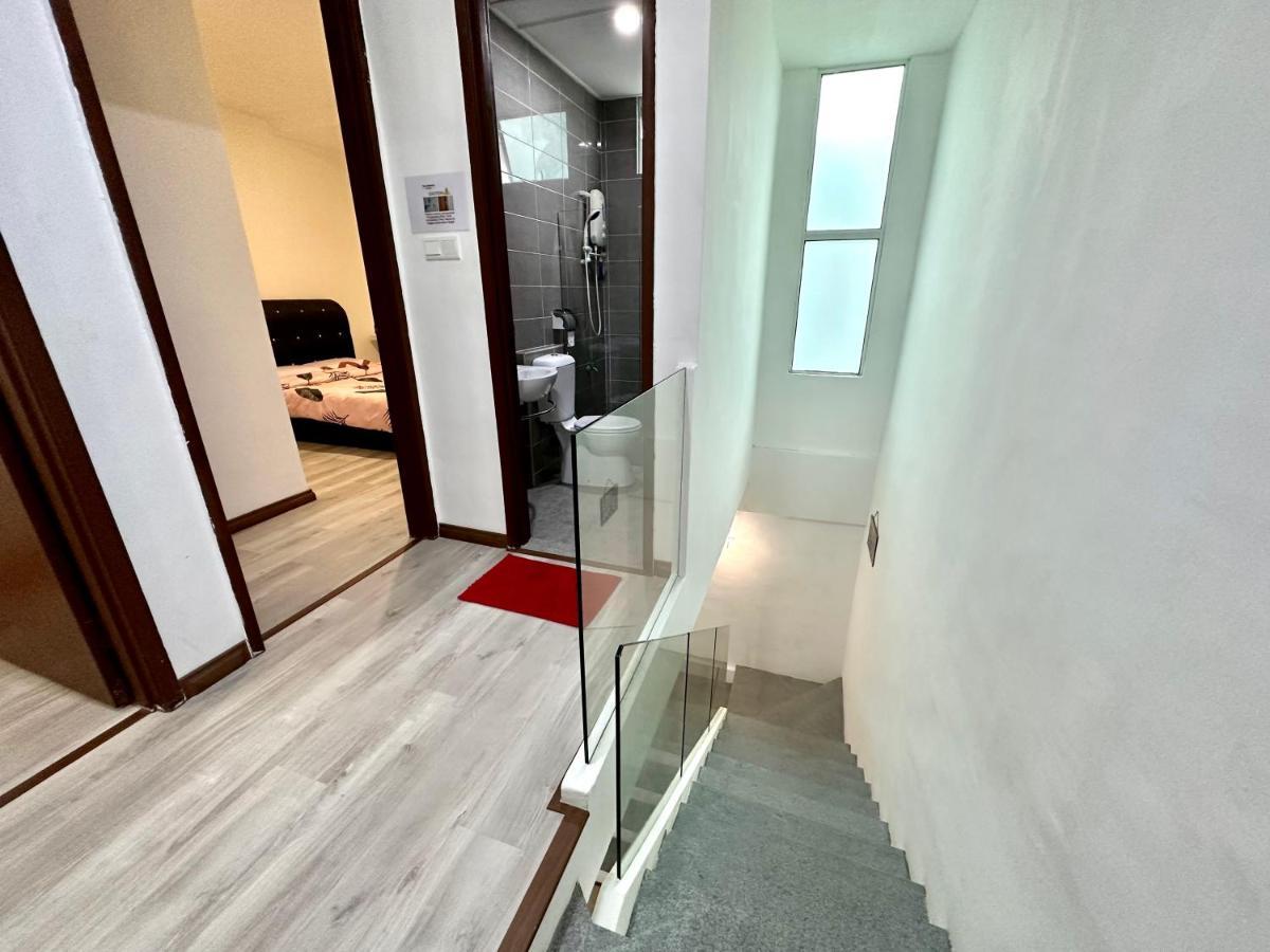 Springfield 3-Storey Cheerful Townhouse #Yoyo Homestay Сандакан Екстер'єр фото