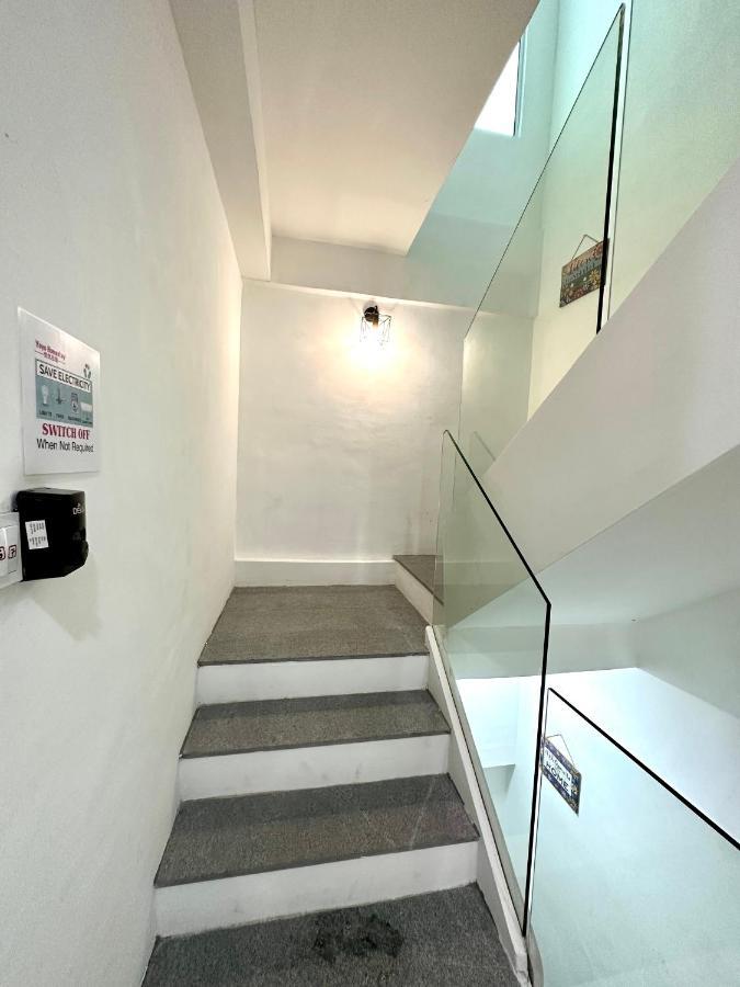 Springfield 3-Storey Cheerful Townhouse #Yoyo Homestay Сандакан Екстер'єр фото