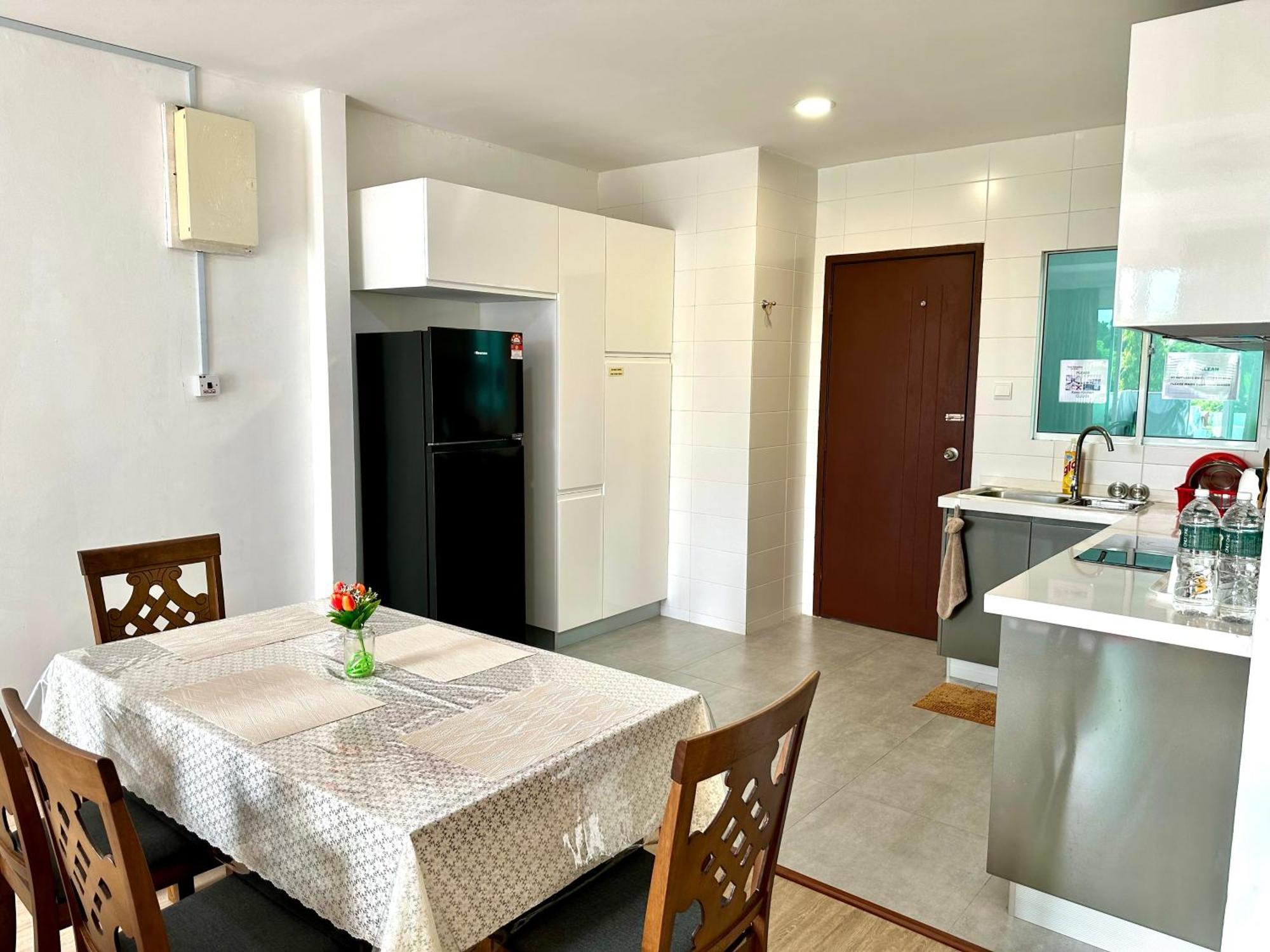 Springfield 3-Storey Cheerful Townhouse #Yoyo Homestay Сандакан Екстер'єр фото